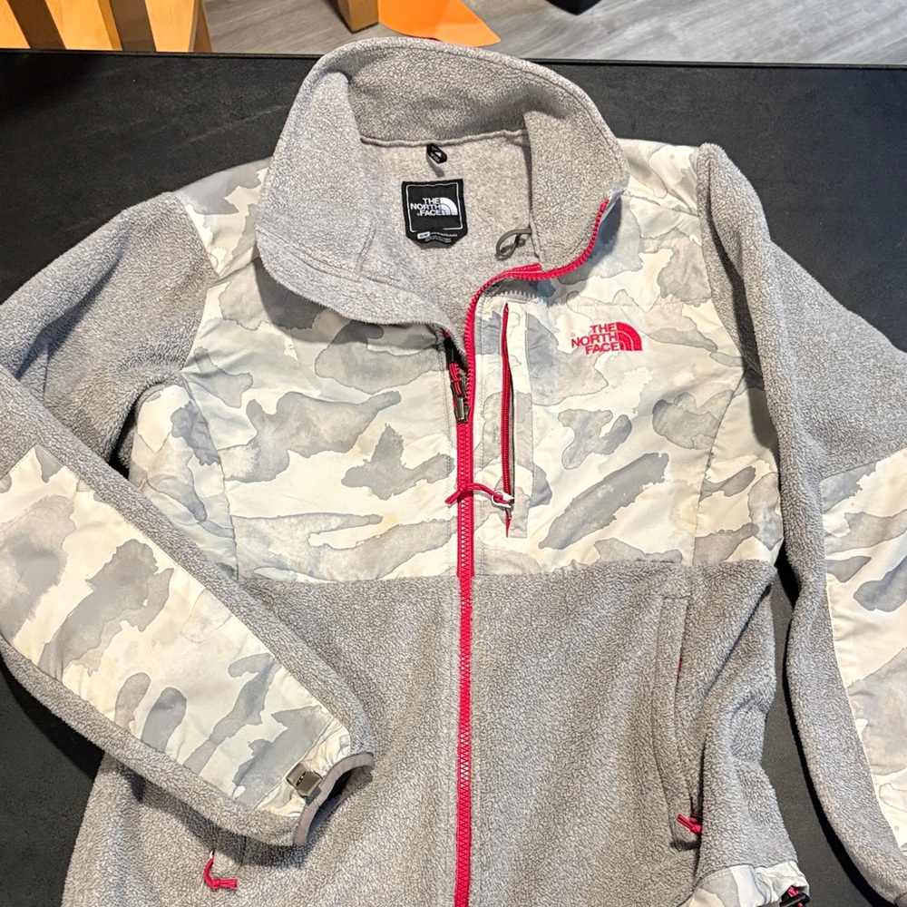 The North Face Gray and Camo Jacket with Red Accents women’s medium